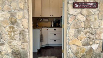 Hilltop Bunkhouse, Historic Silver Spur Dance Hall - Foto 2