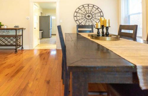 Cozy 3BR Townhome Perfect Location ABODEbucks - Foto 11