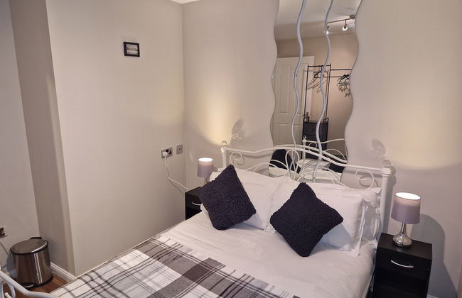 Washingtons Emerald 2 Bed Exec Apt - Photo 3