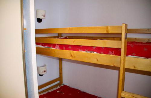 Appartement 6 places aux pieds des pistes avec piscine, wifi et parking privé, salle de bain refaite à neuf - Foto 8