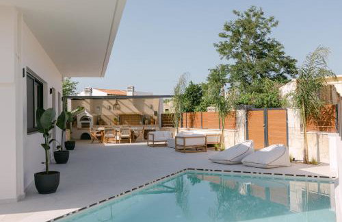 Emerald Harmony Villa with Private Pool & Jacuzzi - Photo 7