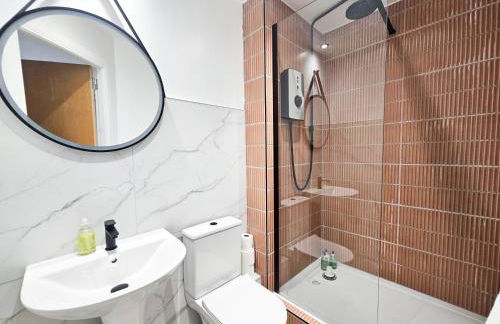 Edinburgh Central 2-bedroom Apartment with Free Parking and Stunning Views - Photo 25