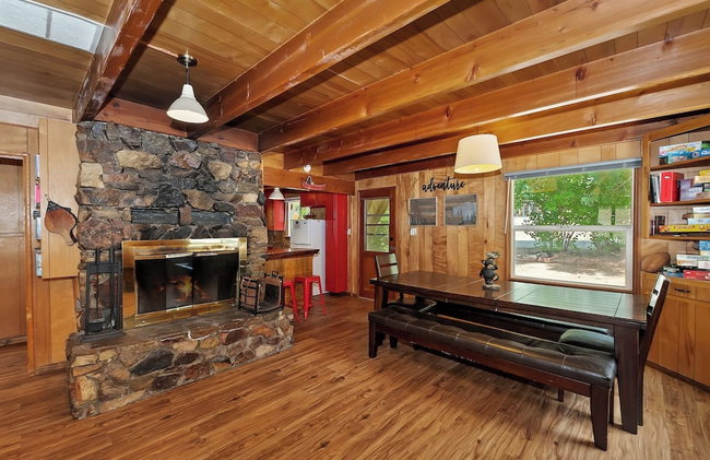 Sunshine Cabin - Cozy 2-Story Getaway - Photo 21