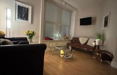 NEWLY REFURBISHED NOV 2025 Chic City Stay In Jesmond Apartment - Photo 2