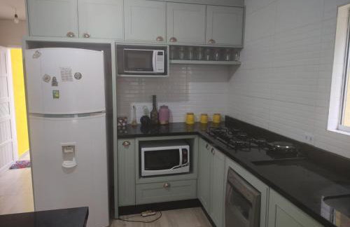 casa 700m da praia, ideal para família, 3 quartos , piscina, ar condicionado, churrasqueira, wi fi, estacionamento, até 10 pessoas, - Foto 11