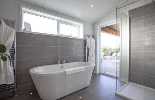 Deer Leap, Strawberryfield Park - Photo 23