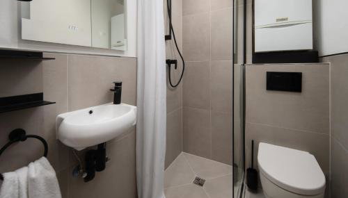 Wohnung 'The Cove' HBF/Messe/ÖVB Arena/City - Foto 5, towels, Shower