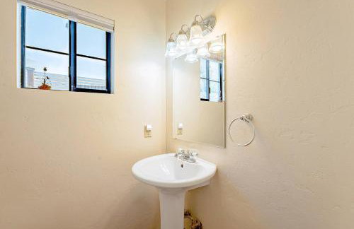 Hawthorne Manor | 3BD in Central Tucson w/ Patio - Foto 13