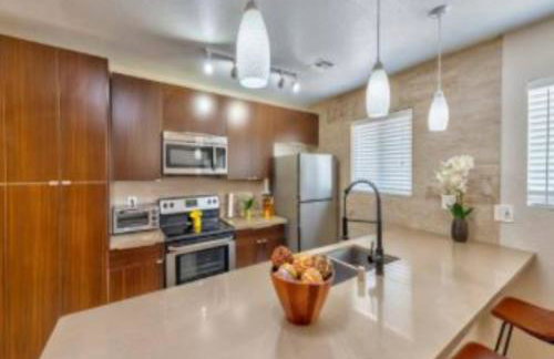 Relaxing 1 Story Villa Hot Tub BBQ By the Strip - Foto 14