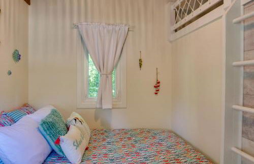 Cozy Tennessee Cabin with Deck, Grill and Fire Pit! - Foto 17