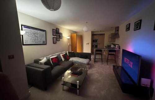 Cosy 2-Bed Modern City Apartment with Balcony - Foto 3