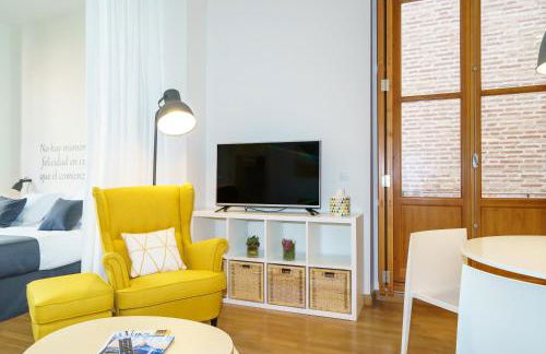 Valencia Home - Photo 68