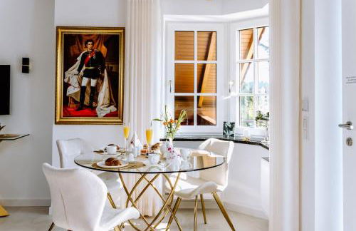 Ferienwohnung König Ludwig - Modernes Design-Apartment für Paare und Genießer am Starnberger See by LIVARIA - Foto 42