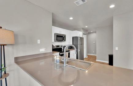 HEB203 Spacious & Stylish 2B Condo Downtown Fort Worth, Free Parking, Walk to Convention Center - Foto 17