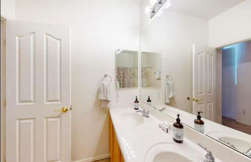 NEW! Stunning Peaceful Peoria Home - Very Close to Sports Complex - Foto 15