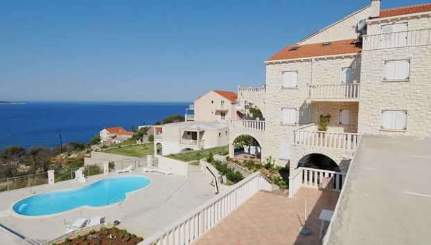 Marnic Apartments - Photo 2