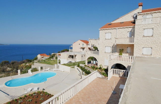 Marnic Apartments - Photo 2