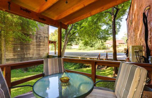 Walk to White River Cozy Studio, Driftys Hideaway - Foto 18