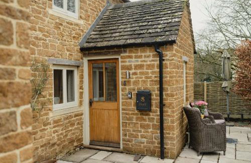 Rose End Cottage, a Luxury Getaway - Photo 23