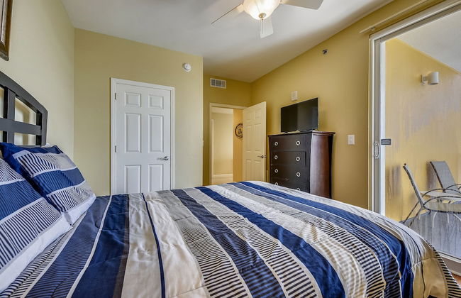 Splash Beach Resort by Book That Condo - Photo 14