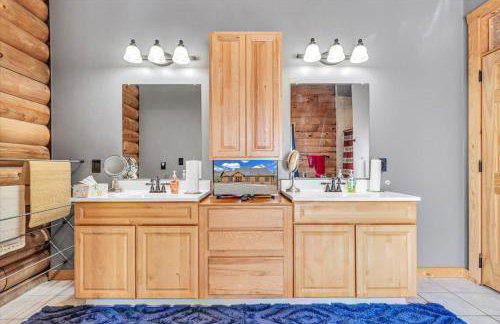 Liberty Pines - Lakefront Log Home, Swim Spa & Game Room - Photo 38