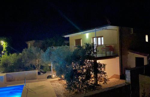 Palada House with a Private Pool - Photo 3