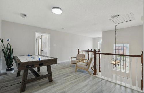 4BD Tropical Pool Oasis with a Game Room - Photo 29