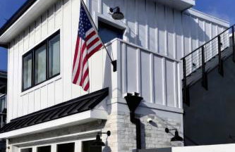 2026 Award Winner, Luxe 2BR, steps to sand & pier, with fire pit, AC and parking - Foto 7