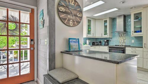 Canal-front Gem with Pool and Hot Tub in Anna Maria - Foto 4