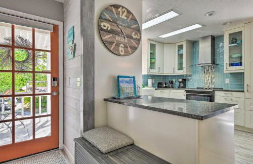 Canal-front Gem with Pool and Hot Tub in Anna Maria - Foto 4