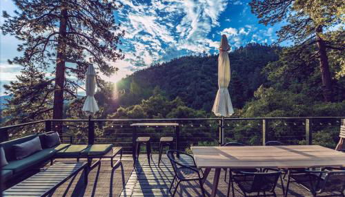 Spectacular Designer Treehouse with Mountain Views - Photo 2