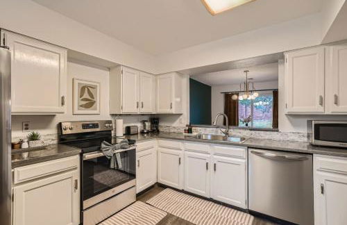 Modern Home In West Denver 15 Min Close To Downtown - Photo 8