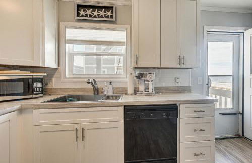 Ocean Isle Beach Condo with Balcony Steps to Shore! - Foto 11