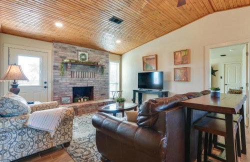 Ranch Getaway with Pool and Horse Stall Access! - Foto 1