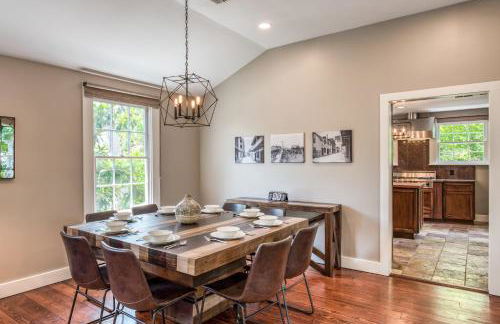 Colonial Quarter hideaway with modern comforts & balcony - near the beach - Photo 7