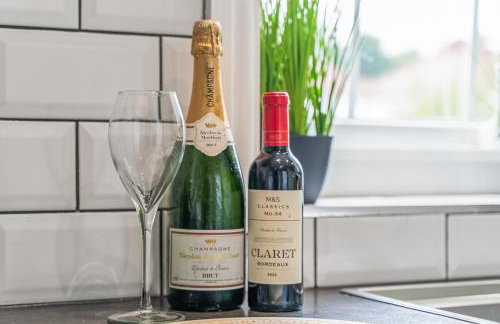 Stylish 4Bed Executive Stay WiFi and Parking - Photo 52