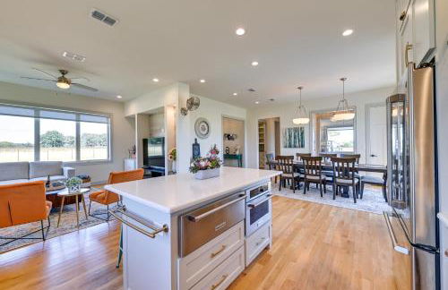 26-Acre Pilot Point Ranch Home with Pool and Mini Golf - Foto 8