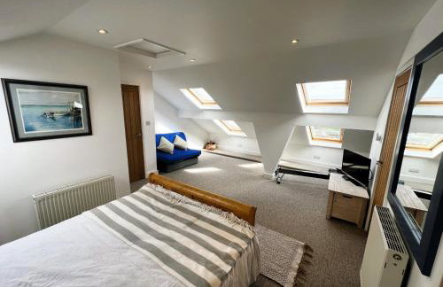 North Quay - Pet friendly Luxury Townhouse overlooking Bembridge Harbour - Photo 44