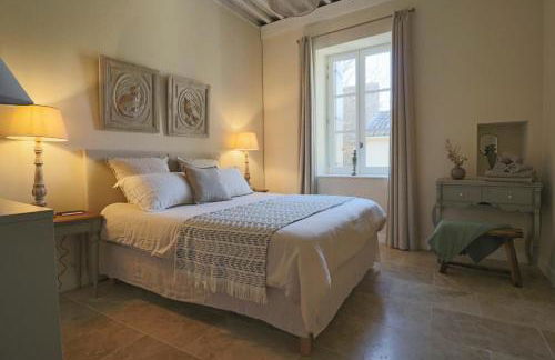 La Grande Bourgade-Authentique Maison en Pierre avec Terrasse Climatisation au Cœur d'Uzès - Foto 21