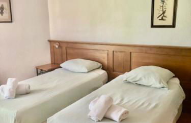 Stunning farmhouse with heated private pool in Provence - Photo 14