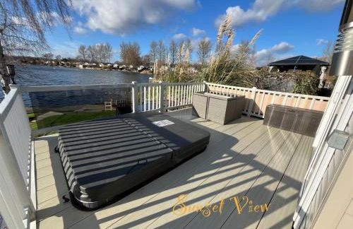 Tattershall Lakes Sunset View Caravan Lakeside, Hot Tub, Garden, Private Fishing Peg & WiFi - Foto 21