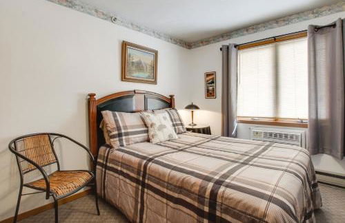 Neenah Home with Deck Near Lake Winnebago - Foto 18