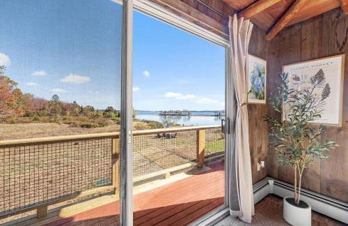 Coastal Red Farmhouse w/Firepit - Holiday Home - Foto 27