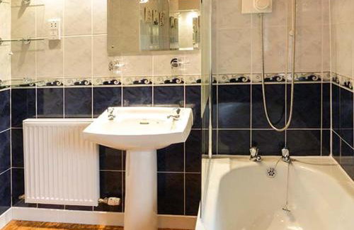 Pine Lodge - Photo 16