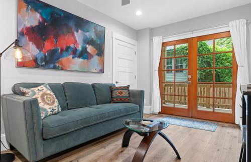 Downtown Retreat - Private Yard- Parking - Foto 9