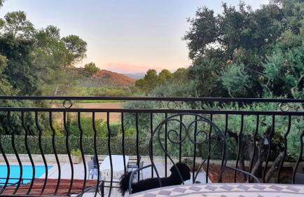 4 Bed Villa - Sleeps 8 - Pets - Pool - Parking - Foto 9