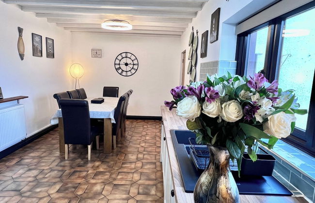 Detached Farmhouse 4 Bed/sleeps 9, Mountain Views! - Foto 26