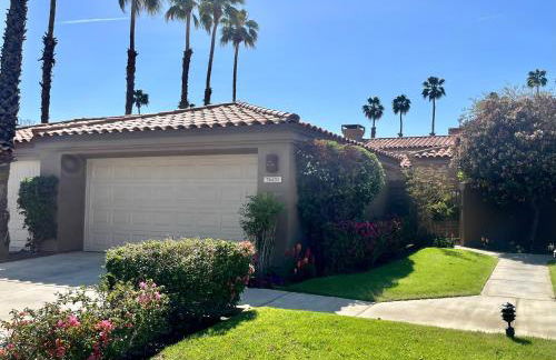 Relax in Palm Valley Comfort - Foto 1