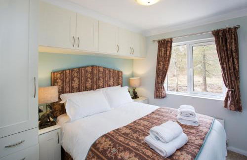 2-bed Cottage With Hot Tub at Loch Achilty, Nc500 - Foto 14