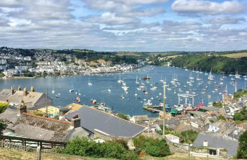 Large House in Looe, Near Beach and Bars with Great Views, Free Parking and Free Access to a Nearby Indoor Swimming Pool - Foto 34